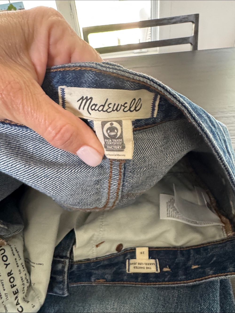 Madewell Darted Barrel Leg Jeans in Medium Blue Wash size 29 - Picture 5 of 8